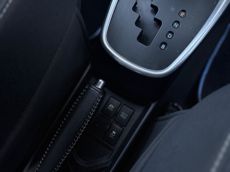 Toyota Yaris 1.5 VVT-h Icon Hatchback 5dr Petrol Hybrid E-CVT Euro 6 (s/s) (100 ps) - U384