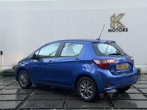 Toyota Yaris 1.5 VVT-h Icon Hatchback 5dr Petrol Hybrid E-CVT Euro 6 (s/s) (100 ps) - U384