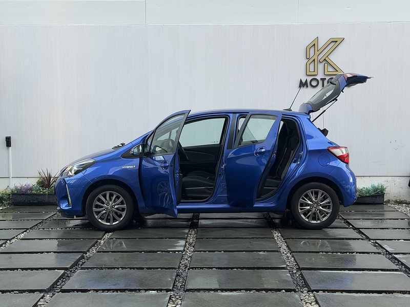 Toyota Yaris 1.5 VVT-h Icon Hatchback 5dr Petrol Hybrid E-CVT Euro 6 (s/s) (100 ps) - U384