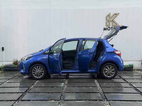 Toyota Yaris 1.5 VVT-h Icon Hatchback 5dr Petrol Hybrid E-CVT Euro 6 (s/s) (100 ps) - U384