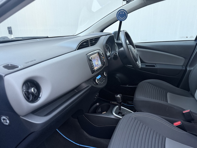 Toyota Yaris 1.5 VVT-h Icon Hatchback 5dr Petrol Hybrid E-CVT Euro 6 (s/s) (100 ps) - U384