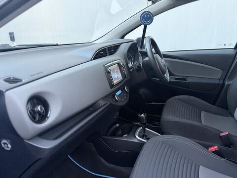 Toyota Yaris 1.5 VVT-h Icon Hatchback 5dr Petrol Hybrid E-CVT Euro 6 (s/s) (100 ps) - U384