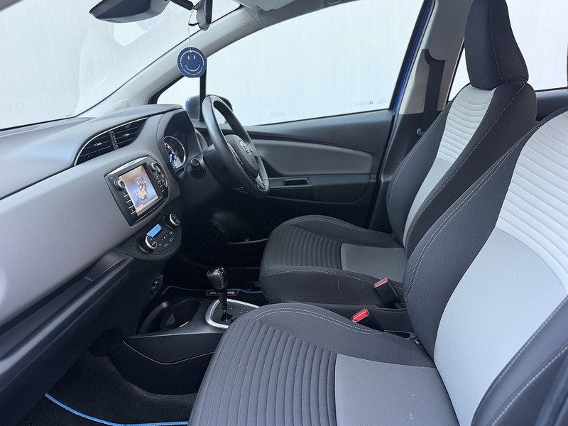 Toyota Yaris 1.5 VVT-h Icon Hatchback 5dr Petrol Hybrid E-CVT Euro 6 (s/s) (100 ps) - U384