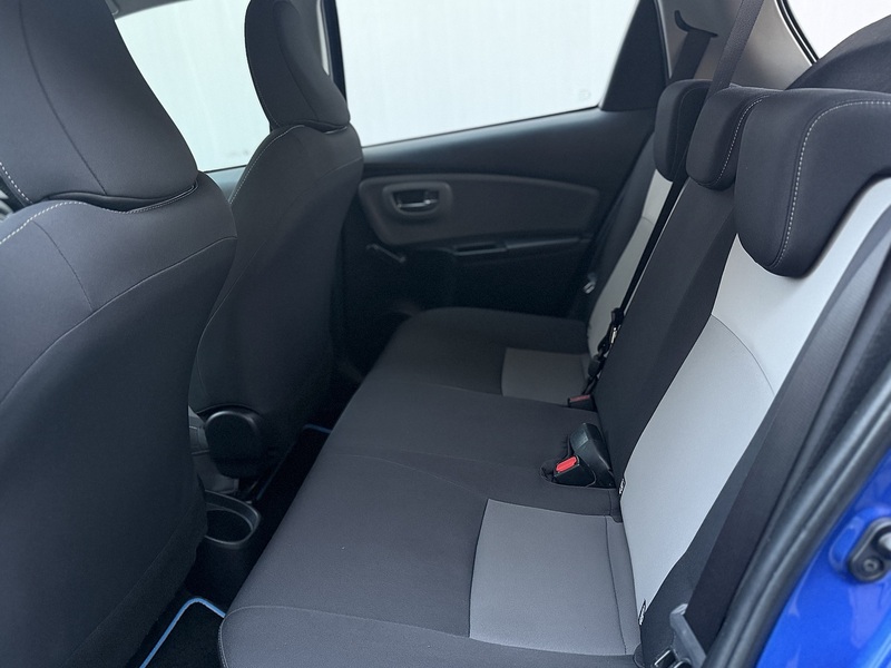 Toyota Yaris 1.5 VVT-h Icon Hatchback 5dr Petrol Hybrid E-CVT Euro 6 (s/s) (100 ps) - U384