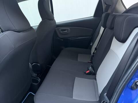 Toyota Yaris 1.5 VVT-h Icon Hatchback 5dr Petrol Hybrid E-CVT Euro 6 (s/s) (100 ps) - U384