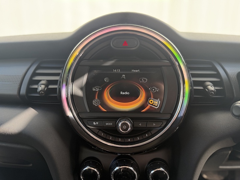 MINI Hatch 1.5 Cooper Hatchback 3dr Petrol Auto Euro 6 (s/s) (136 ps) - U388