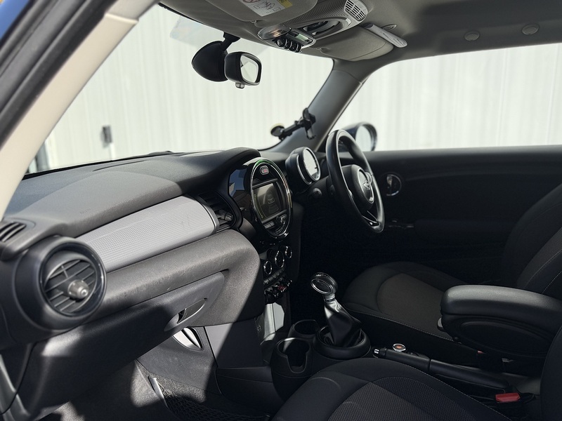 MINI Hatch 1.5 Cooper Hatchback 3dr Petrol Auto Euro 6 (s/s) (136 ps) - U388