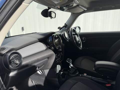 MINI Hatch 1.5 Cooper Hatchback 3dr Petrol Auto Euro 6 (s/s) (136 ps) - U388