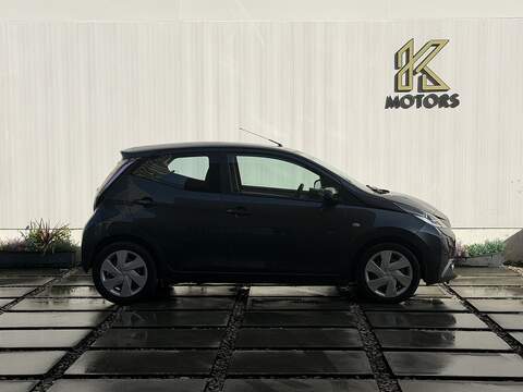 Toyota AYGO 1.0 VVT-i x-play Hatchback 5dr Petrol Manual Euro 6 (68 ps) - U389