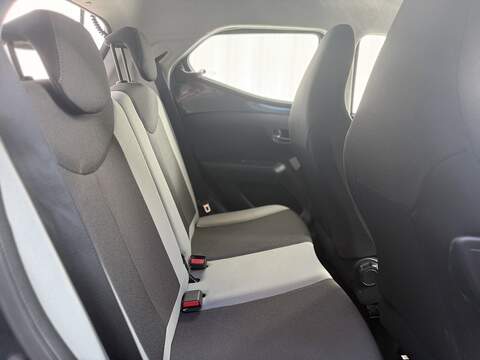 Toyota AYGO 1.0 VVT-i x-play Hatchback 5dr Petrol Manual Euro 6 (68 ps) - U389