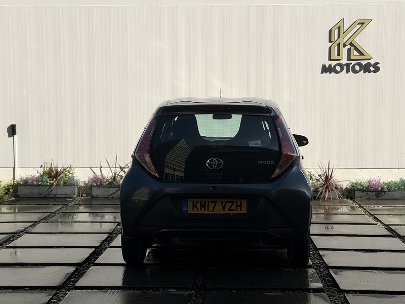 Toyota AYGO 1.0 VVT-i x-play Hatchback 5dr Petrol Manual Euro 6 (68 ps) - U389