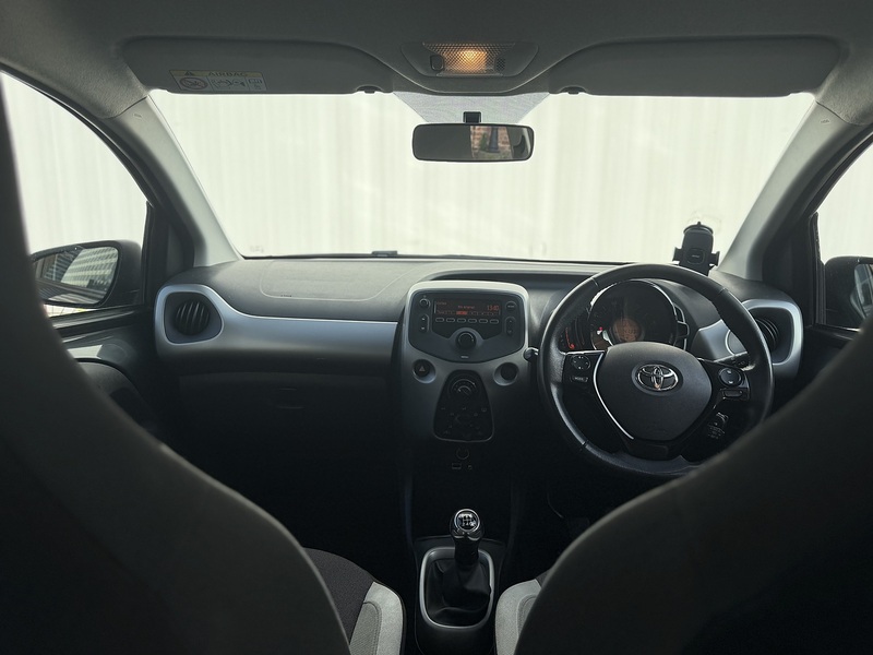 Toyota AYGO 1.0 VVT-i x-play Hatchback 5dr Petrol Manual Euro 6 (68 ps) - U389