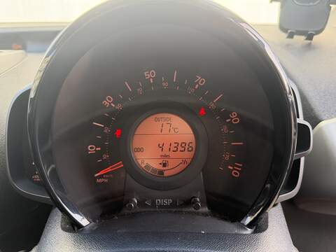 Toyota AYGO 1.0 VVT-i x-play Hatchback 5dr Petrol Manual Euro 6 (68 ps) - U389