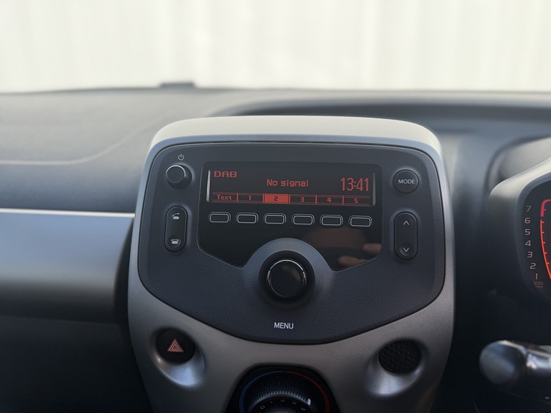 Toyota AYGO 1.0 VVT-i x-play Hatchback 5dr Petrol Manual Euro 6 (68 ps) - U389