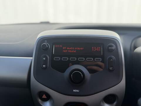 Toyota AYGO 1.0 VVT-i x-play Hatchback 5dr Petrol Manual Euro 6 (68 ps) - U389