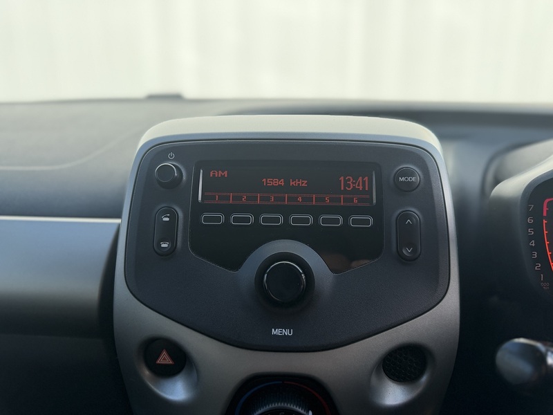 Toyota AYGO 1.0 VVT-i x-play Hatchback 5dr Petrol Manual Euro 6 (68 ps) - U389