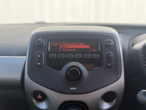 Toyota AYGO 1.0 VVT-i x-play Hatchback 5dr Petrol Manual Euro 6 (68 ps) - U389