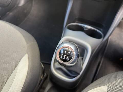 Toyota AYGO 1.0 VVT-i x-play Hatchback 5dr Petrol Manual Euro 6 (68 ps) - U389