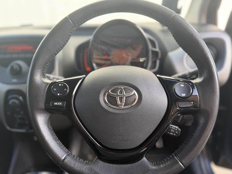 Toyota AYGO 1.0 VVT-i x-play Hatchback 5dr Petrol Manual Euro 6 (68 ps) - U389