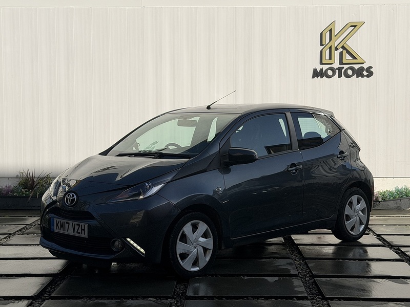 Toyota AYGO 1.0 VVT-i x-play Hatchback 5dr Petrol Manual Euro 6 (68 ps) - U389