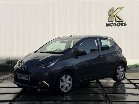 Toyota AYGO 1.0 VVT-i x-play Hatchback 5dr Petrol Manual Euro 6 (68 ps) - U389