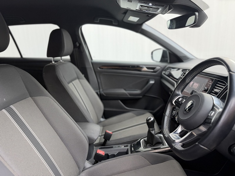 Volkswagen T-Roc 1.0 TSI Black Edition SUV 5dr Petrol Manual Euro 6 (s/s) (110 ps) - U391