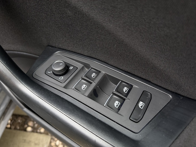 Volkswagen T-Roc 1.0 TSI Black Edition SUV 5dr Petrol Manual Euro 6 (s/s) (110 ps) - U391