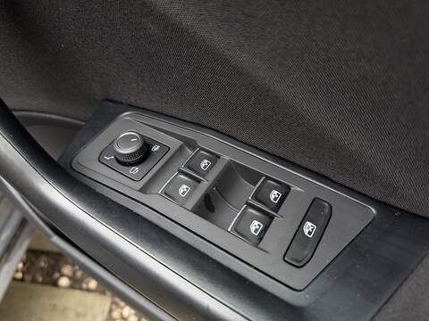 Volkswagen T-Roc 1.0 TSI Black Edition SUV 5dr Petrol Manual Euro 6 (s/s) (110 ps) - U391