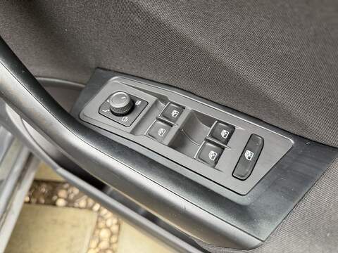 Volkswagen T-Roc 1.0 TSI Black Edition SUV 5dr Petrol Manual Euro 6 (s/s) (110 ps) - U391