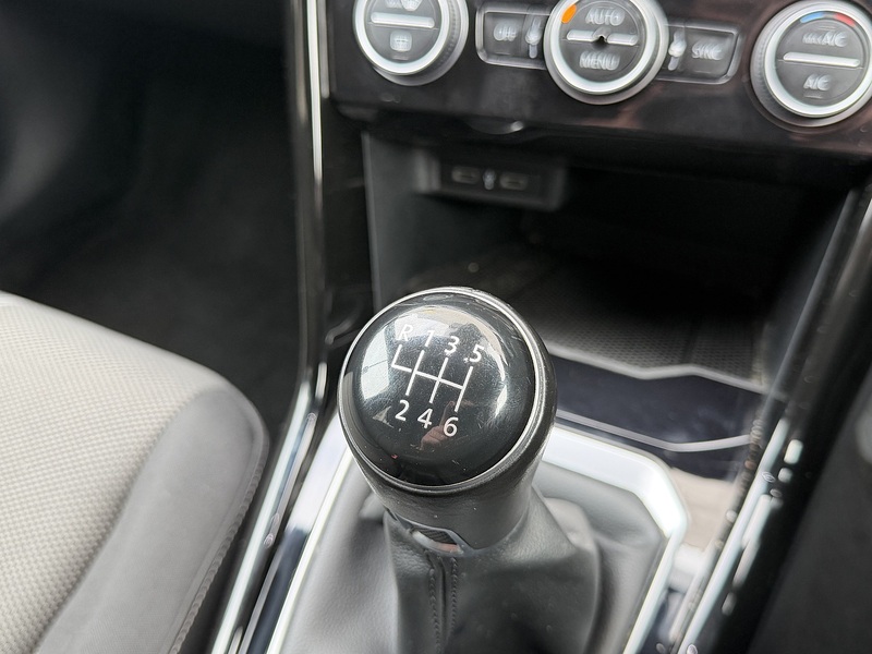 Volkswagen T-Roc 1.0 TSI Black Edition SUV 5dr Petrol Manual Euro 6 (s/s) (110 ps) - U391