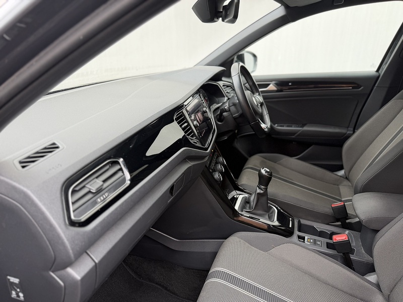 Volkswagen T-Roc 1.0 TSI Black Edition SUV 5dr Petrol Manual Euro 6 (s/s) (110 ps) - U391