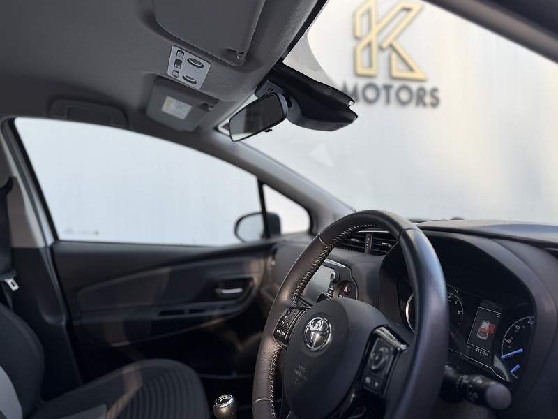 Toyota Yaris 1.5 VVT-i Design Hatchback 5dr Petrol Manual Euro 6 (111 ps) - U392
