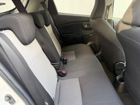 Toyota Yaris 1.5 VVT-i Design Hatchback 5dr Petrol Manual Euro 6 (111 ps) - U392