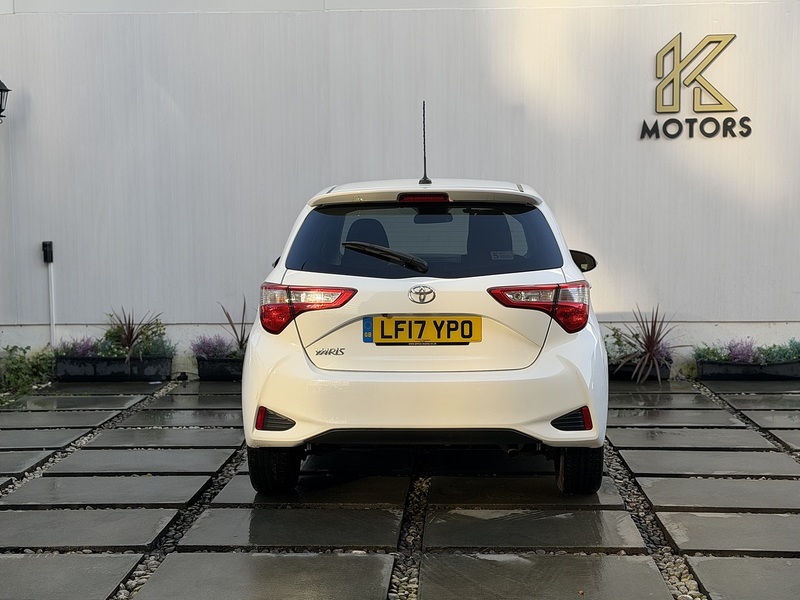 Toyota Yaris 1.5 VVT-i Design Hatchback 5dr Petrol Manual Euro 6 (111 ps) - U392