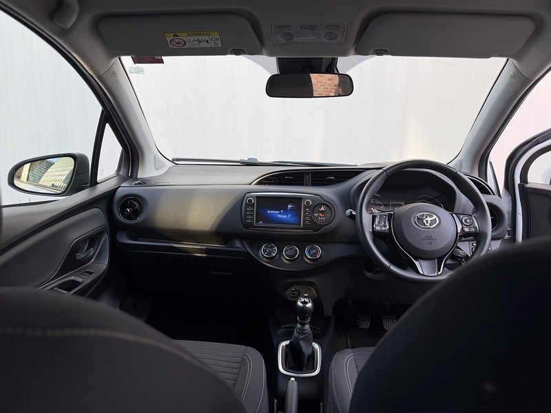 Toyota Yaris 1.5 VVT-i Design Hatchback 5dr Petrol Manual Euro 6 (111 ps) - U392