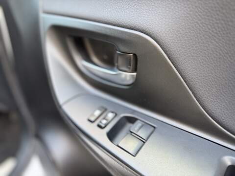 Toyota Yaris 1.5 VVT-i Design Hatchback 5dr Petrol Manual Euro 6 (111 ps) - U392