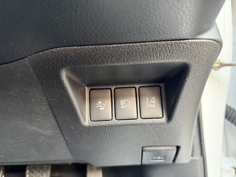 Toyota Yaris 1.5 VVT-i Design Hatchback 5dr Petrol Manual Euro 6 (111 ps) - U392