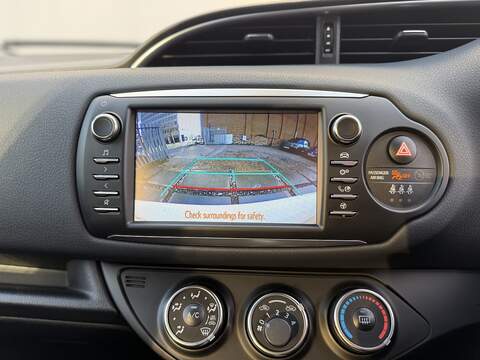 Toyota Yaris 1.5 VVT-i Design Hatchback 5dr Petrol Manual Euro 6 (111 ps) - U392