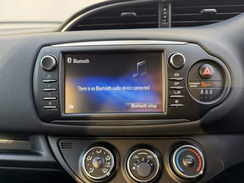 Toyota Yaris 1.5 VVT-i Design Hatchback 5dr Petrol Manual Euro 6 (111 ps) - U392