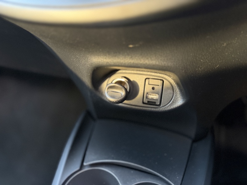 Toyota Yaris 1.5 VVT-i Design Hatchback 5dr Petrol Manual Euro 6 (111 ps) - U392