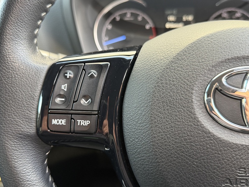 Toyota Yaris 1.5 VVT-i Design Hatchback 5dr Petrol Manual Euro 6 (111 ps) - U392