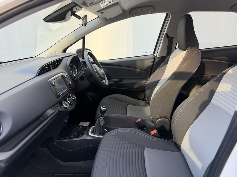 Toyota Yaris 1.5 VVT-i Design Hatchback 5dr Petrol Manual Euro 6 (111 ps) - U392