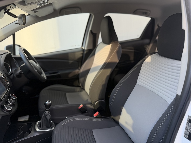 Toyota Yaris 1.5 VVT-i Design Hatchback 5dr Petrol Manual Euro 6 (111 ps) - U392
