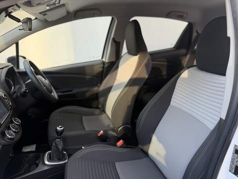 Toyota Yaris 1.5 VVT-i Design Hatchback 5dr Petrol Manual Euro 6 (111 ps) - U392