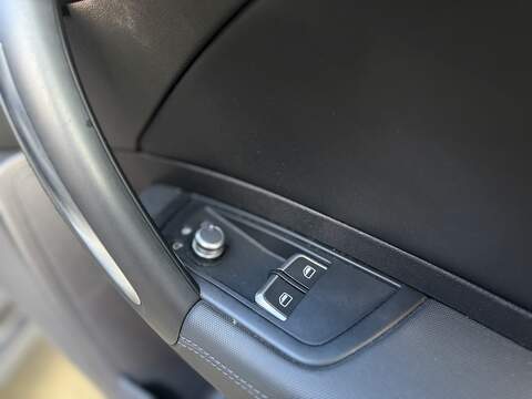 Audi A1 1.4 TFSI S line Hatchback 3dr Petrol Manual Euro 6 (s/s) (125 ps) - U393
