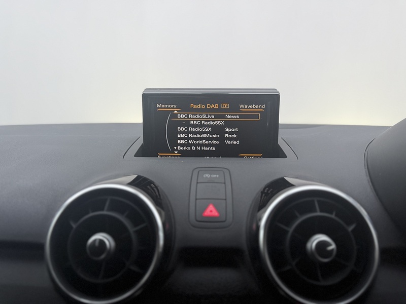 Audi A1 1.6 TDI S line Sportback 5dr Diesel S Tronic Euro 6 (s/s) (116 ps) - U399