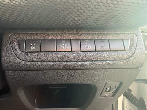 Peugeot 2008 1.2 VTi PureTech Crossway SUV 5dr Petrol Manual Euro 5 (82 ps) - U405