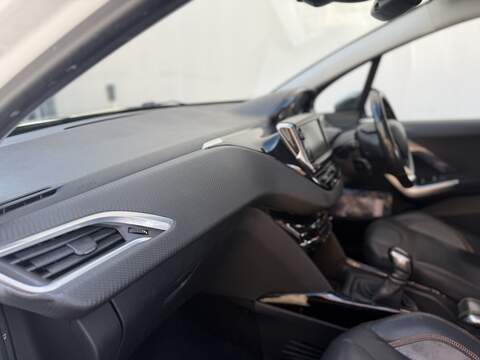 Peugeot 2008 1.2 VTi PureTech Crossway SUV 5dr Petrol Manual Euro 5 (82 ps) - U405