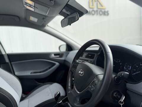 Hyundai i20 1.4 SE Hatchback 5dr Petrol Manual Euro 6 (100 ps) - U406