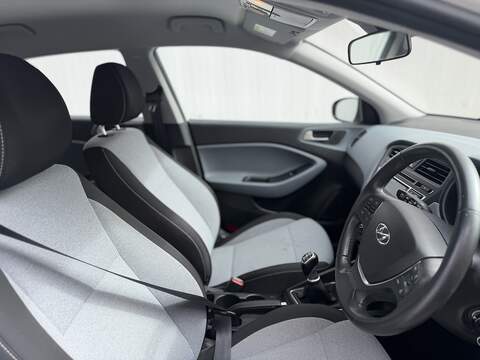 Hyundai i20 1.4 SE Hatchback 5dr Petrol Manual Euro 6 (100 ps) - U406